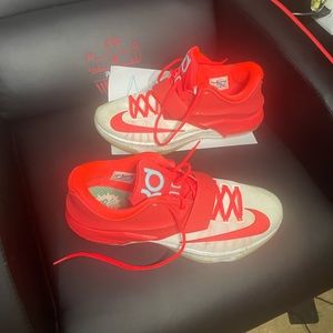 Nike KD 7 Christmas Eggnog (Aunt Pearl) size 13 Excllent Collectors shape $75